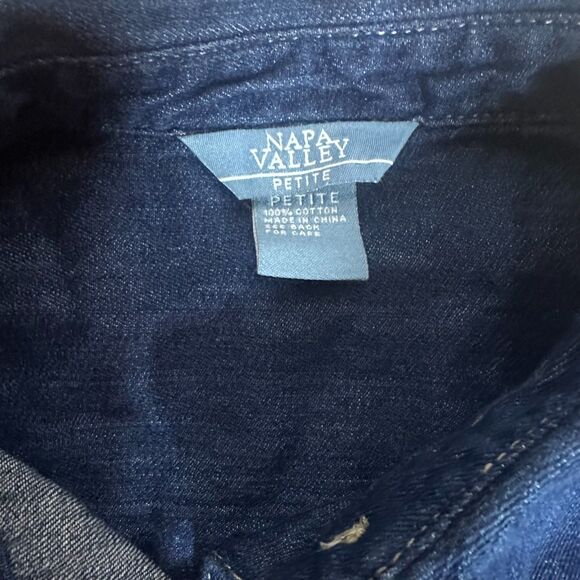 Napa Valley Petite Med Denim Shirt Womens S/S Embroidered Sailboats 100% Cotton - Picture 3 of 5